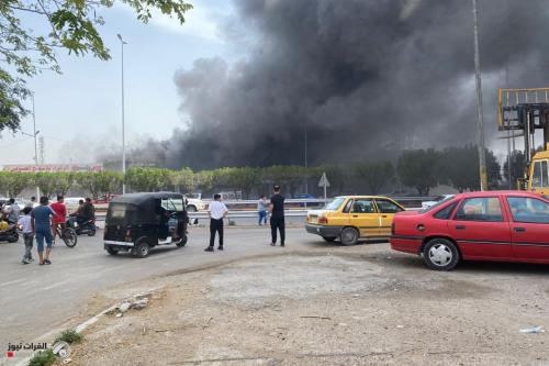 الدفاع المدني تسيطر على حريق في مجمع للإسفنج بساحة عدن وتنقذ 4 عمال