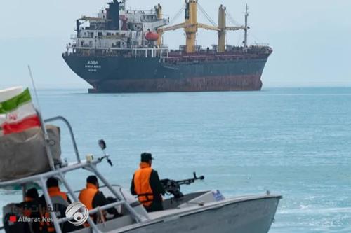إيران تتوعد باستهداف الجيش الأمريكي في مضيق هرمز