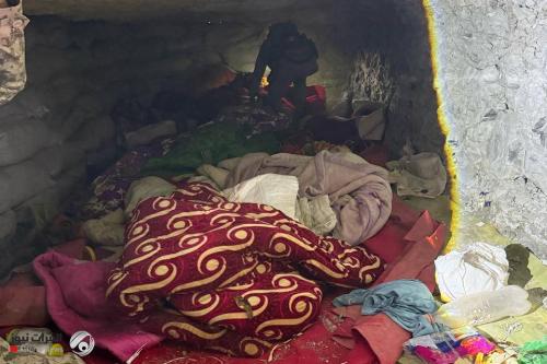 بالصور.. ضبط أسلحة وأعتدة داخل مضافة لداعش في صحراء الأنبار
