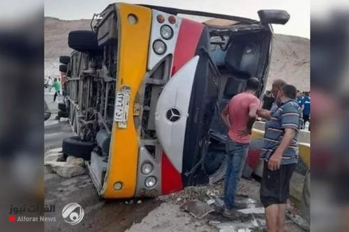 حادث مروع في مصر.. مصرع 12 وإصابة العشرات بانقلاب حافلة