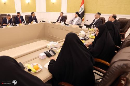 السيد الحكيم يؤكد أهمية إبعاد مجالس المحافظات عن المناكفات والصراعات السياسية