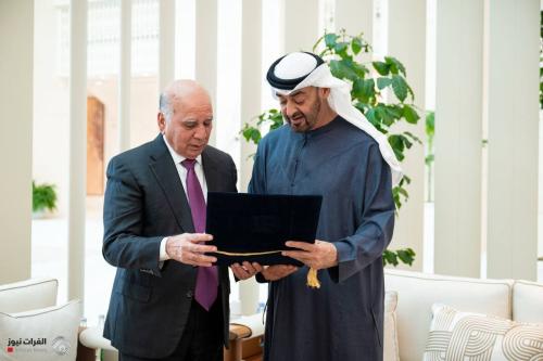وزير الخارجية يسلِّم رئيس الإمارات دعوةً رسمية لحضور القمة العربية في بغداد