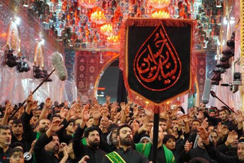 بالصور.. إحياء ليلة عاشوراء عند مرقدي الإمام الحسين وأبي الفضل العباس {عليهما السلام}