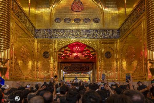 بالصور.. موجٌ بشري عارم في ليلة الأربعين بكربلاء المقدسة