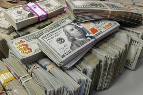 خبير يستبعد تغيير سعر صرف الدولار ويحذر من مخاطر تعديله