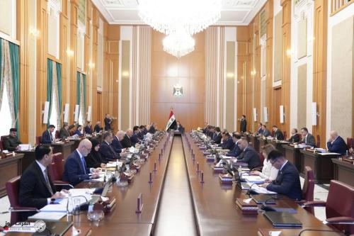 مجلس الوزراء يقر توصيات تقليص الإنفاق وتعظيم الإيرادات ويقرر إعفاء وتدوير مسؤولين