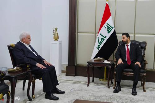 الزيدي يوجه بتوفير متطلبات الضباط والمراتب في القوات المسلحة والأجهزة الأمنية