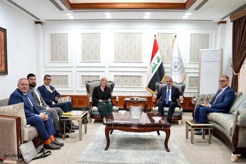 وزير المالية يشدد على استمرار المشاريع التنموية والخدمية وعدم تأثرها بالظروف الراهنة