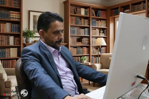 مختص بالسوشل ميديا يدعو الى وضع برنامج "لمكافحة محو الأمية الرقمية" ومحاصرة مخاطر الذكاء لاصطناعي