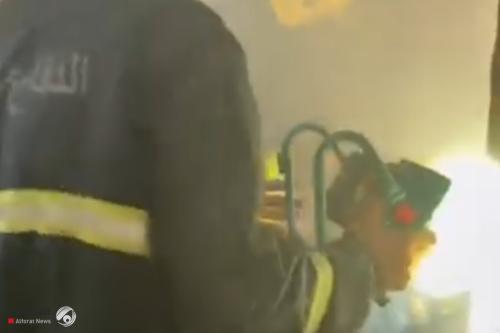 بالفيديو.. الدفاع المدني يخمد حريقاً في محال تجارية بالنجف الأشرف
