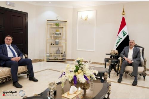 النائب الأول لرئيس البرلمان يؤكد المضي بسياسة الانفتاح وتعزيز الشراكات الدولية