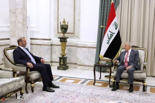 في لقاءه مع وزير الصناعة.. الرئيس رشيد يشدد على تنشيط المصانع وتحقيق التنمية