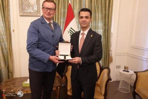 العراق يسترد قطعة أَثَرِيَّة مُهِمَّة تَعُودُ لِلْحَضَارَةِ الأَكَّدِيَّة