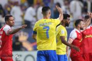 موقف نبيل لرونالدو.. رفع إصبعه وغير قرار الحكم