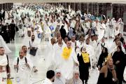 توافد الحجاج إلى مكة المكرمة وسط أجواء روحانية استعداداً لأداء مناسك الحج