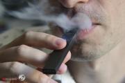 تحذير طبي صادم: السجائر الإلكترونية "تحول" رئتيك إلى فشار