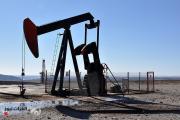 أسعار النفط تقترب من أدنى مستوى منذ منتصف آذار