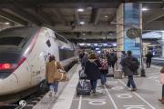 سيؤثر على 800 ألف راكب.. الحكومة الفرنسية: تخريب شبكة القطارات عمل اجرامي