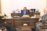 أبو رغيف يبحث مع فودافون التحضيرات التجريبية لرخصة الاتصالات الوطنية